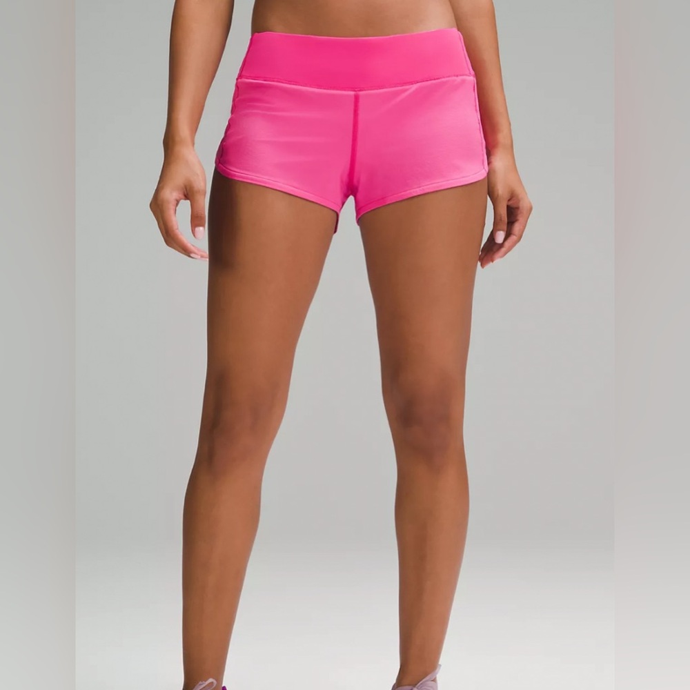 Lululemon NWOT Speed Up Sonic Pink Shorts. Size 8, 2.5”